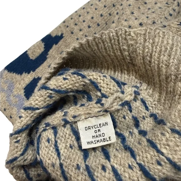 Patricia Buck Maine Knitted Sweater Size L Blue Spouting Whales Silver Buttons - Picture 5 of 5